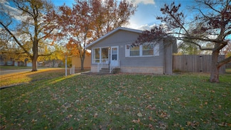 112 Ridgeway Dr, Decatur, IL 62521