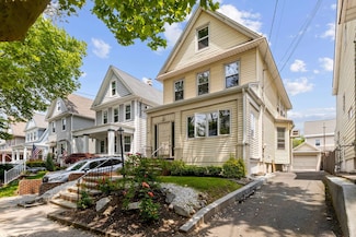 83 W 38th St, Bayonne, NJ 07002
