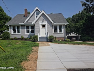 242 N Broad St, Lexington, TN 38351