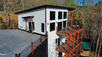1040 Old Cartertown Rd, Gatlinburg, TN 37738