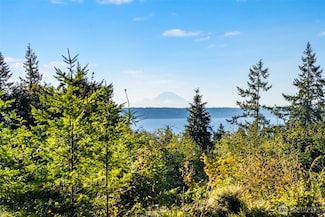 3681 Kingston Ct, Clinton, WA 98236