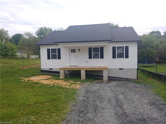 315 N 3rd Ave, Mayodan, NC 27027
