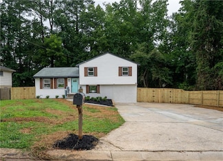 6050 Randy Ln, Ellenwood, GA 30294