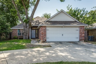1611 N College St, McKinney, TX 75069