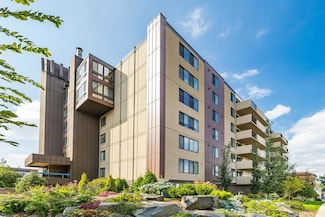 2800 W 44th St Unit 504, Minneapolis, MN 55410