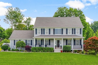 38 Southview Ct, La Grange, NY 12603