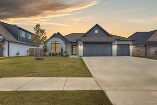 13647 S 21st Place E, Jenks, OK 74037