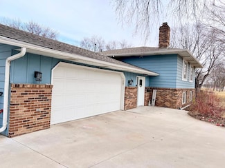 300 N Shore Dr, Detroit Lakes, MN 56501