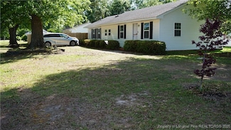 201 Gum St, Bladenboro, NC 28320
