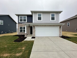 2910 W Tapestry Dr, Monrovia, IN 46157