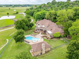 173 Trinity Bluffs Rd, Aledo, TX 76008