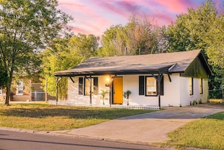 521 E Douglas Dr, Midwest City, OK 73110