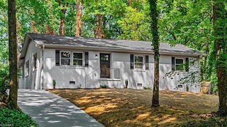 516 Willowbrook Dr, Greensboro, NC 27403