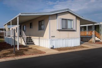 900 E Rankin Rd Unit 30, Tulare, CA 93274