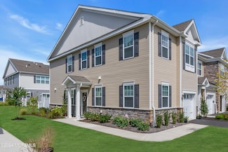 31 Chapel Ln, Neptune, NJ 07753
