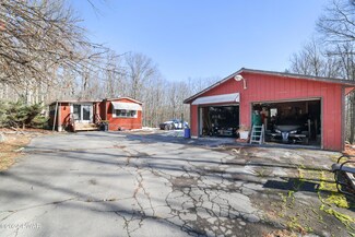 105 Spruce Dr, Shohola, PA 18458