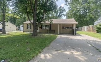 2205 SW Morningside Rd, Topeka, KS 66614