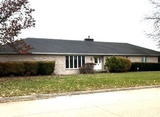 302 Kelly Dr, Normal, IL 61761