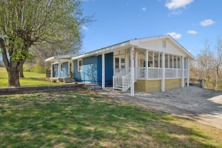 979 Carters Creek Pike, Columbia, TN 38401