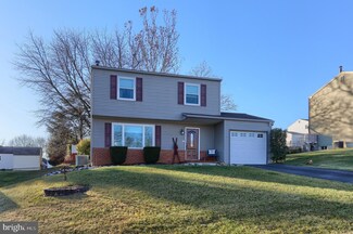 378 Sweetbriar Dr, Harrisburg, PA 17111