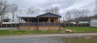628 River Rd, Clifton, TN 38425