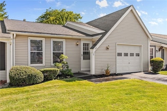 86 Springwood Dr, Webster, NY 14580