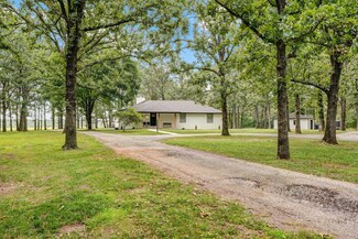 12163 W State Highway Tt, Republic, MO 65738