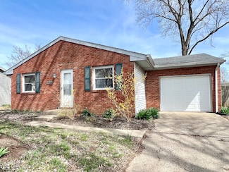 2253 Chandler Ln, Columbus, IN 47203