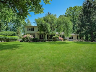33 Rochelle Dr, New City, NY 10956