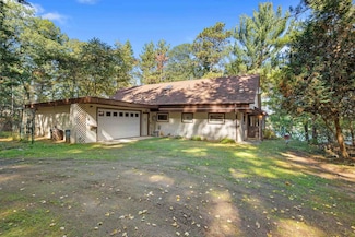 W12114 Greenwood Rd, Hancock, WI 54943