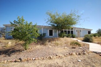 413 W Redtail Place, Amado, AZ 85645