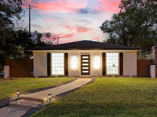 2350 Wroxton Rd, Houston, TX 77005