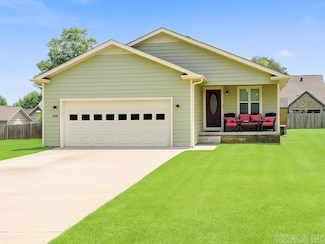 707 N 4th St, Marmaduke, AR 72443