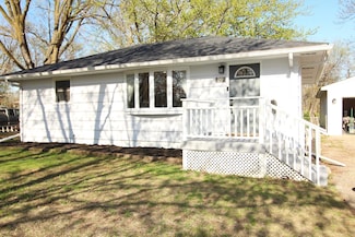 199 Greenway Ave N, Saint Paul, MN 55128