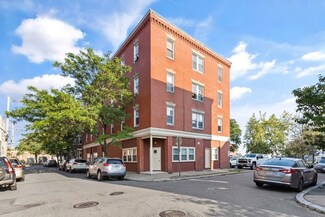 68 Palmer St, Salem, MA 01970