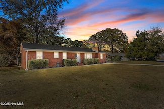 4051 Allen St, Farmville, NC 27828