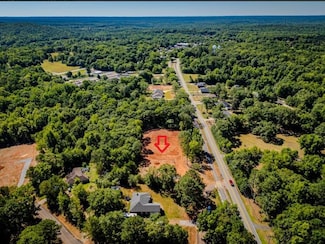 7 Mountain View Dr, Hamilton, GA 31811