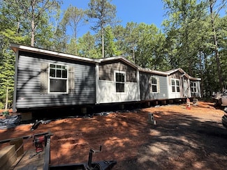 773 Grantham Dr, Cataula, GA 31804