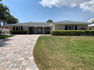 2623 W Bay Isle Dr SE, St. Petersburg, FL 33705