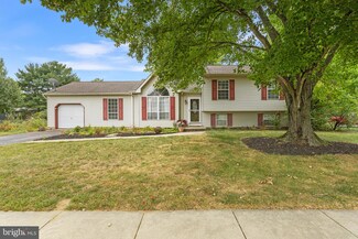 2 Carey Cir, Burlington, NJ 08016