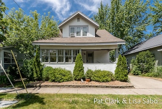 213 N 5th St, Grand Haven, MI 49417