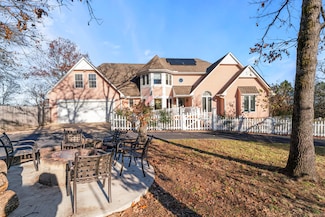 710 Wallen Bluff Dr, Branson, MO 65616
