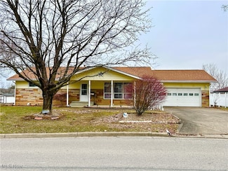 256 W Spruce Ave, Byesville, OH 43723