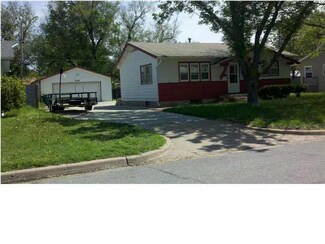3216 S Chase Ave, Wichita, KS 67217