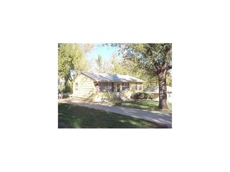 7710 E 48th St, Kansas City, MO 64129