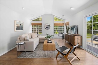 1345 Garlingford St, Costa Mesa, CA 92626