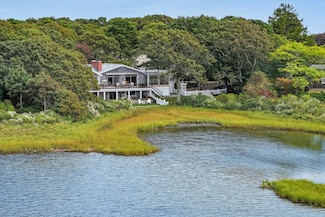 55 Bournes Pond Rd, East Falmouth, MA 02536