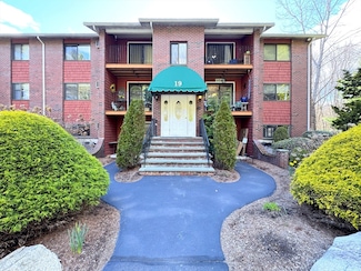 19 Fuller Rd Unit 1, Foxboro, MA 02035