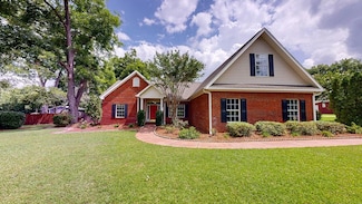102 Eton Dr, Dothan, AL 36305