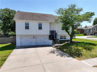 7601 NE 56th St, Kansas City, MO 64119